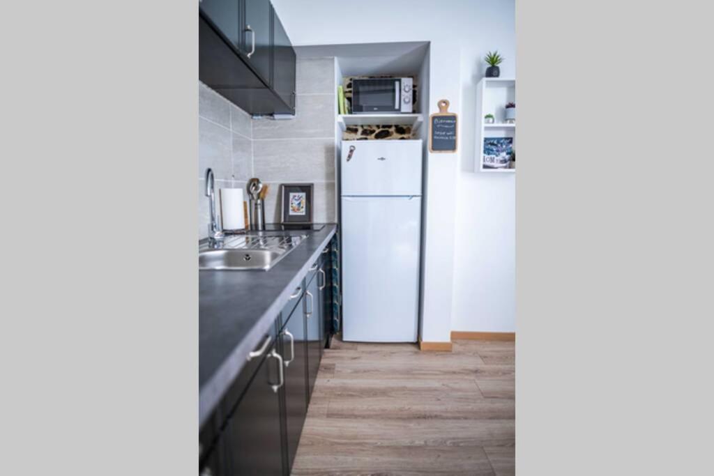 Appartamento Cudjoe Dinan Esterno foto